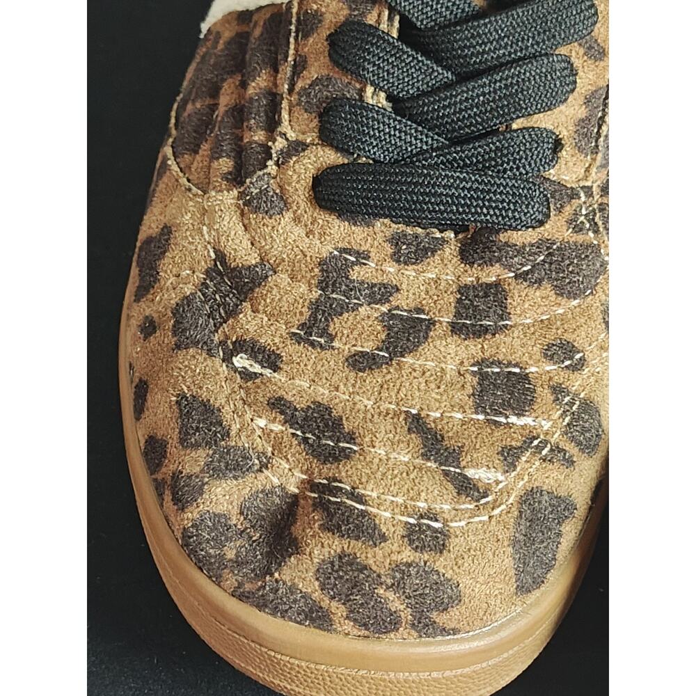 Cushionaire Women's 6.5 Astro Retro Fold Over Shoes Leopard Animal Print New - Picture 6 of 15